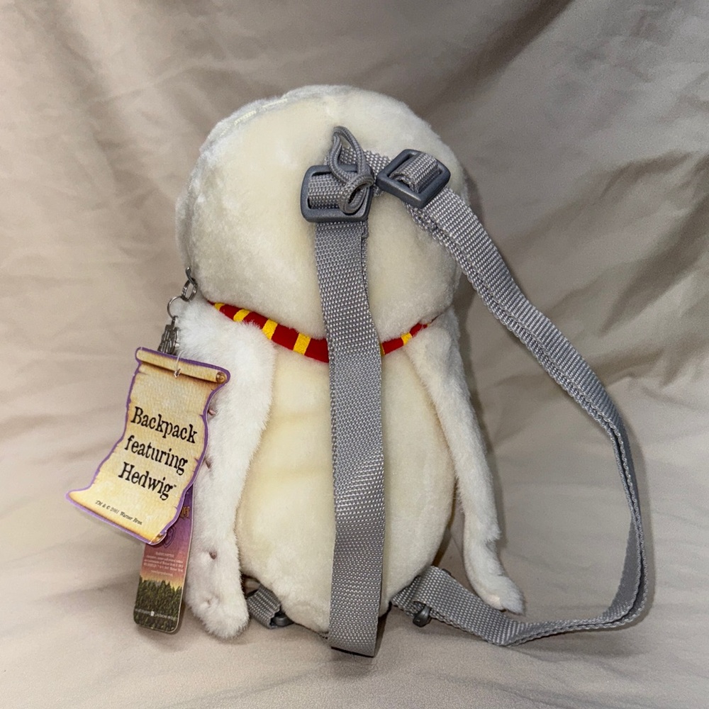 Warner Bros. Hedwig Plush Harry Potter Red & Yellow Accents Back Pack NWT - Picture 3 of 11